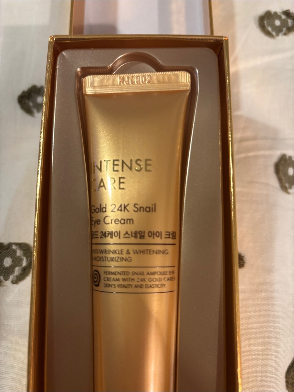 TONYMOLY Intense Care Gold 24K Snail Eye Cream - Gold - Picture 6 of 6
